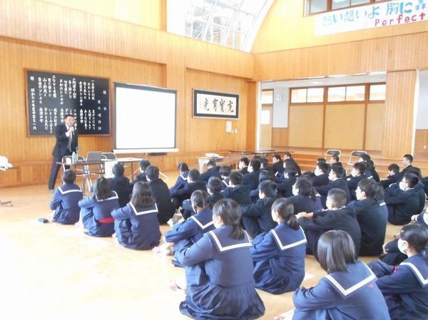 介護ロボット体験学習　高浦中学